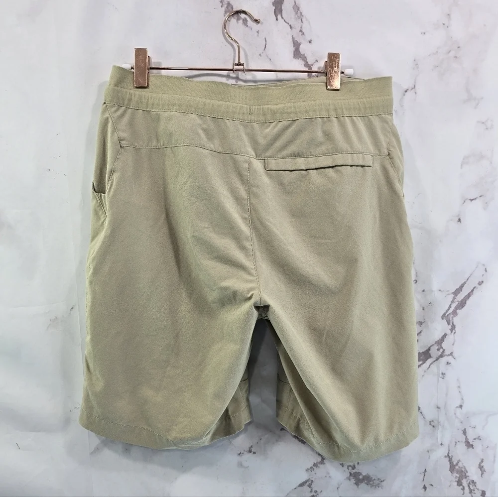 The North Face Shorts Men 30 Tan Khaki  Stretch Bermuda Elastic Climbing 8 Inch